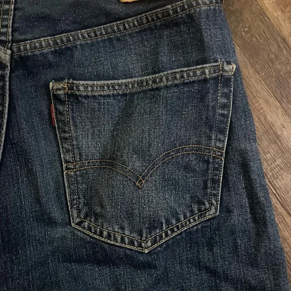 Levi's Classic 501 button-fly Blue Denim cut-off Jean Shorts Size 34 runs small - Picture 5 of 7